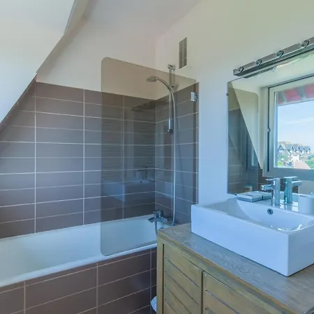 Cmg - Grand Duplex Avec Balcon A 500M De La Plage شقة
